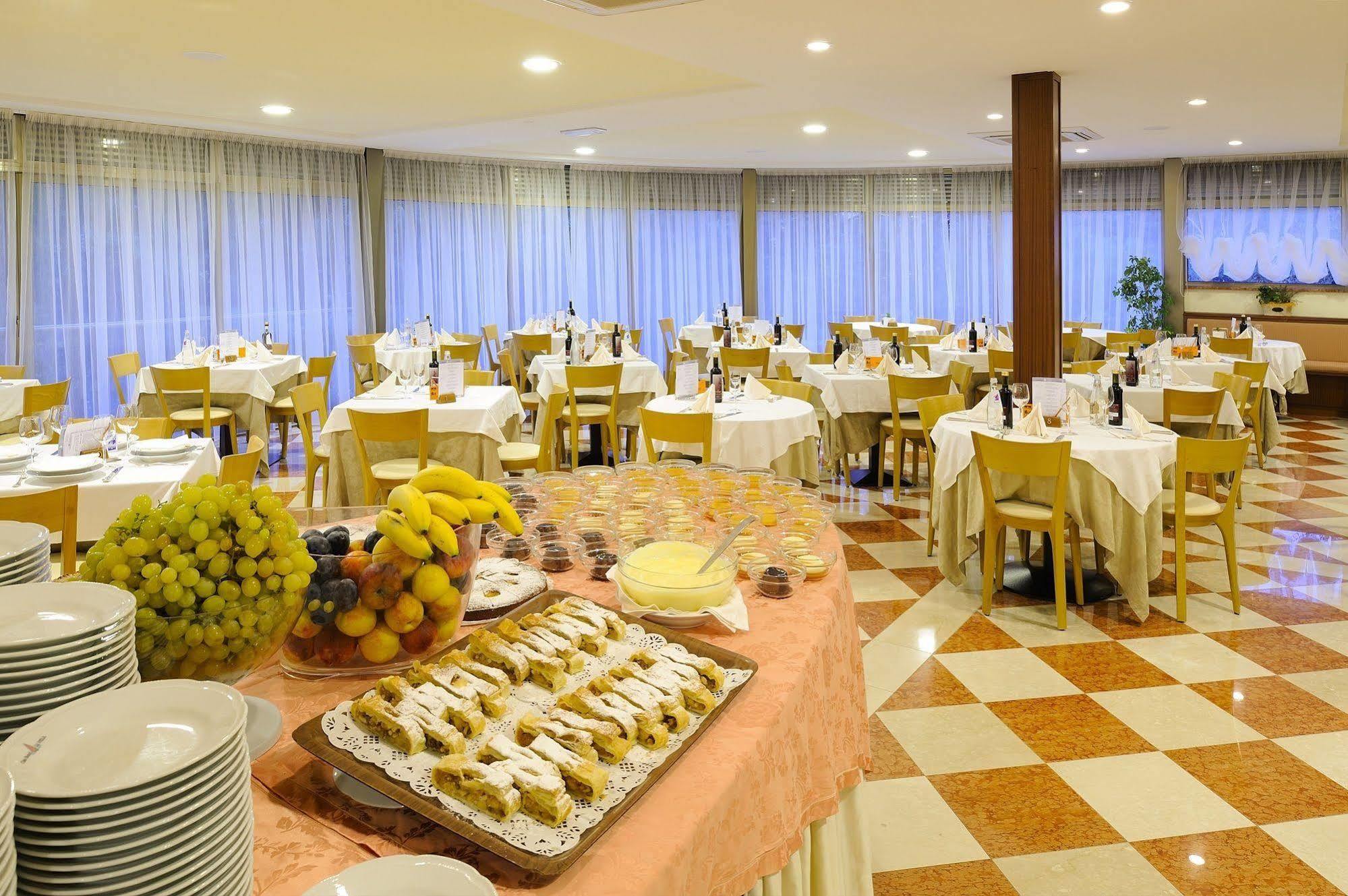 Club Hotel E Residence La Vela トルボレ エクステリア 写真